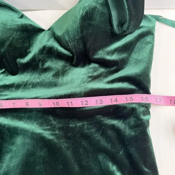 Revelry Dakota Emerald Cowl Back Velvet Dress Size 14 Gown Lined Prom